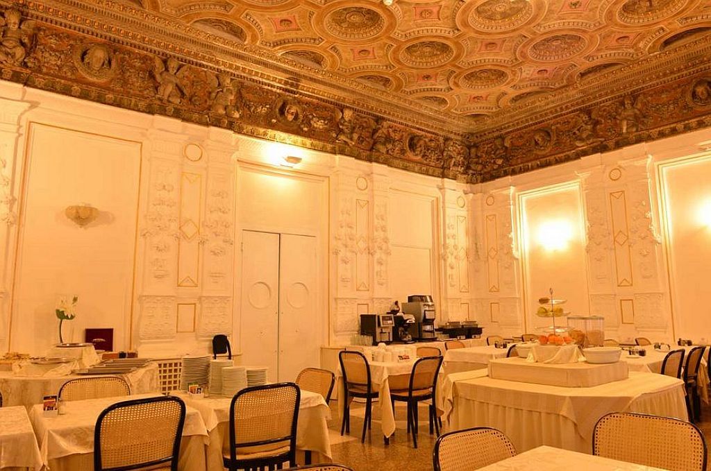 Hotel Traiano Róma Kültér fotó